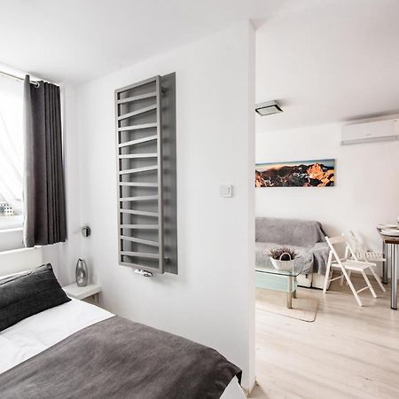 Alma Apartments Grzybowska Warszawa Eksteriør billede
